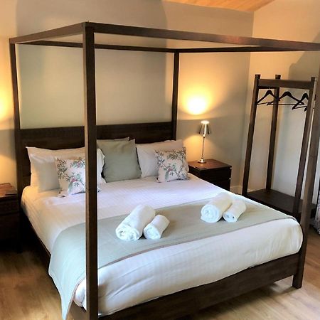 Breckland Lodge 2 With Hot Tub Belladrum Экстерьер фото